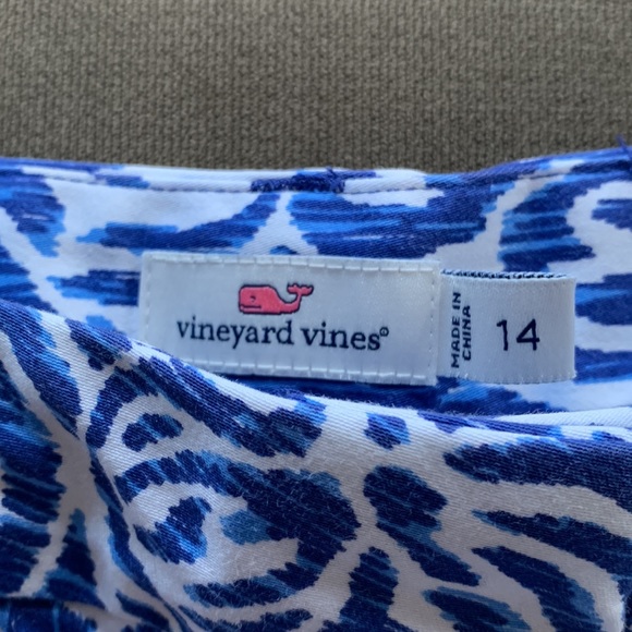 Vineyard Vines shorts - Picture 2 of 4